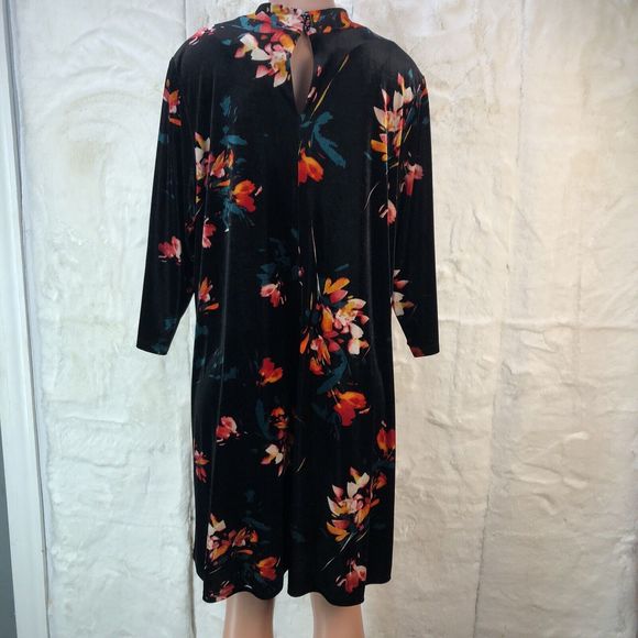 NEW -VELVET WOMEN DRESS Boutique+ Floral Velvet Choker Flare Hem - Picture 4 of 11